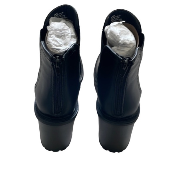 Kinley Chelsea Ankle Boot - Picture 11 of 13